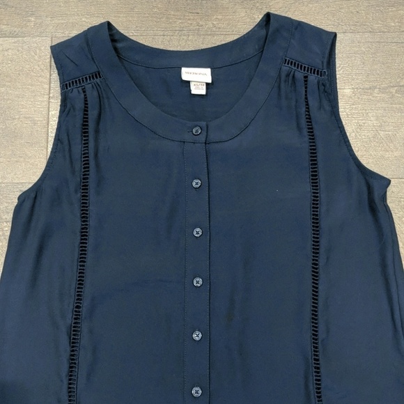 Merona Women’s Navy Blue Sleeveless Blouse Size XS - Picture 4 of 8